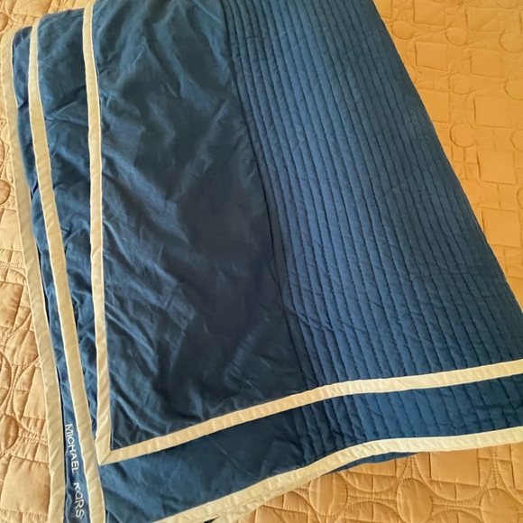 Michael Kors King size Bed Spread/ Firm Price - Picture 4 of 15